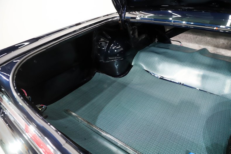 Pontiac-Gto-1964-Nocturne-Blue-White-11