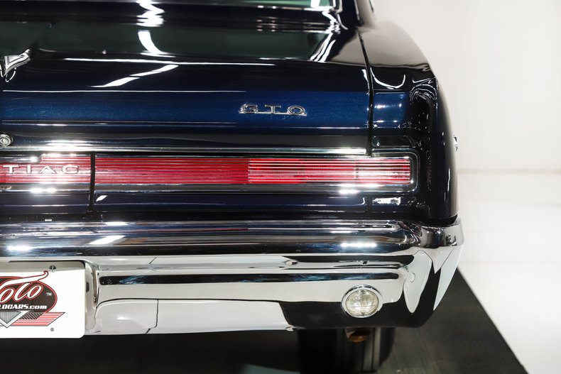 Pontiac-Gto-1964-Nocturne-Blue-White-8