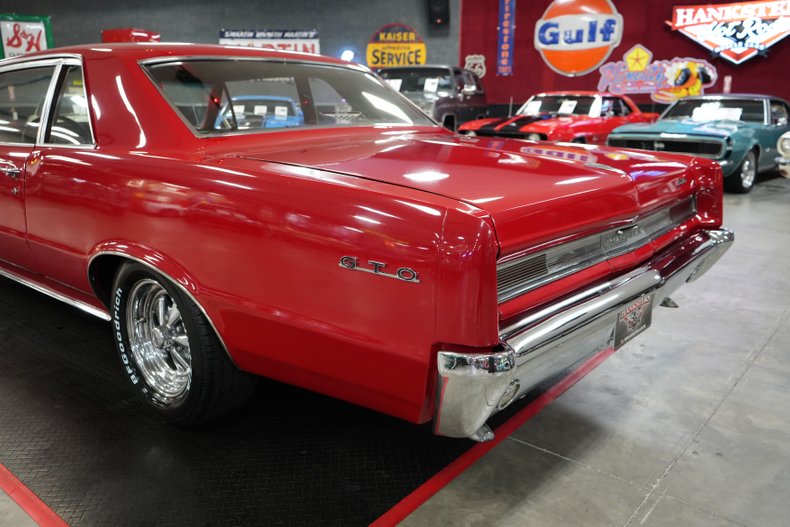 Pontiac-Gto-1964-Red-Black-12