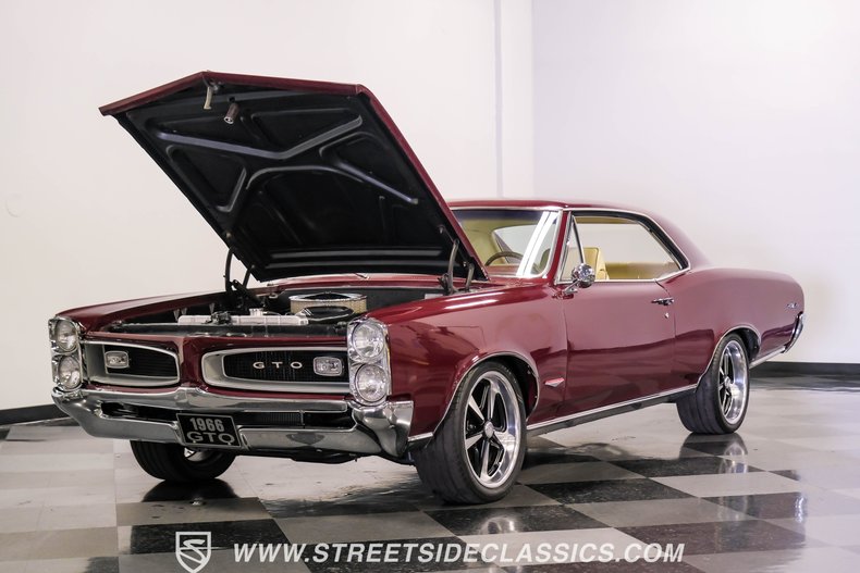 Pontiac-Gto-1966-Burgundy-Parchment-14