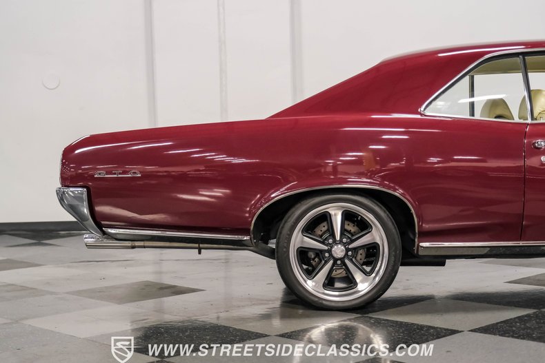 Pontiac-Gto-1966-Burgundy-Parchment-17