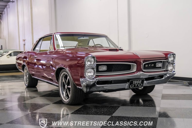 Pontiac-Gto-1966-Burgundy-Parchment-21