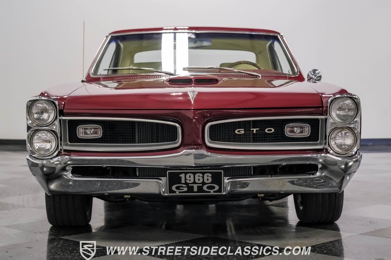 Pontiac-Gto-1966-Burgundy-Parchment-22