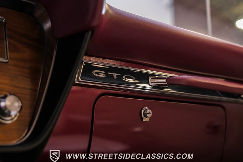 Pontiac-Gto-1966-Burgundy-Parchment-45