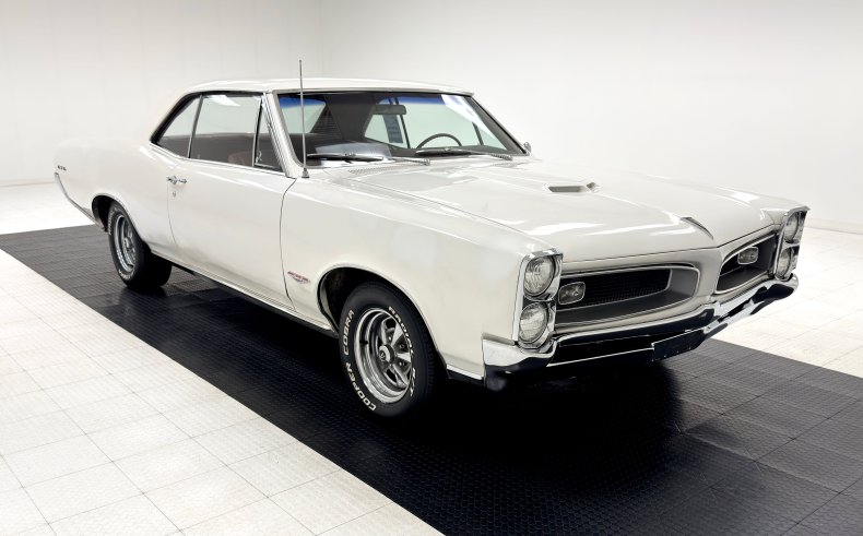 Pontiac-Gto-1966-Cameo-Ivory-Red-12