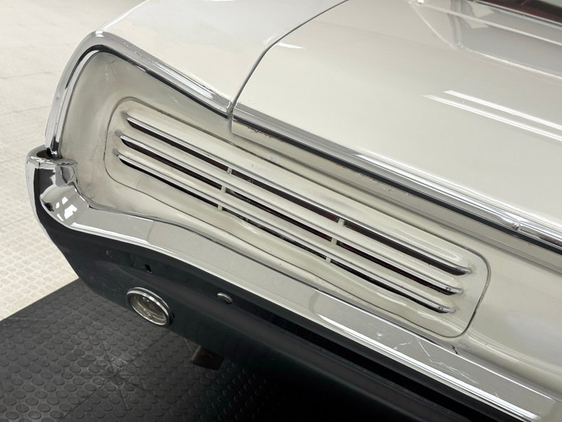 Pontiac-Gto-1966-Cameo-Ivory-Red-23