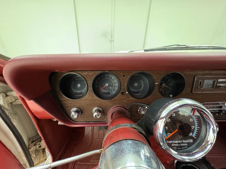 Pontiac-Gto-1966-Cameo-Ivory-Red-3