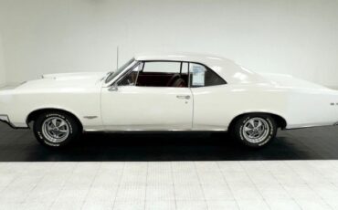 Pontiac-Gto-1966-Cameo-Ivory-Red