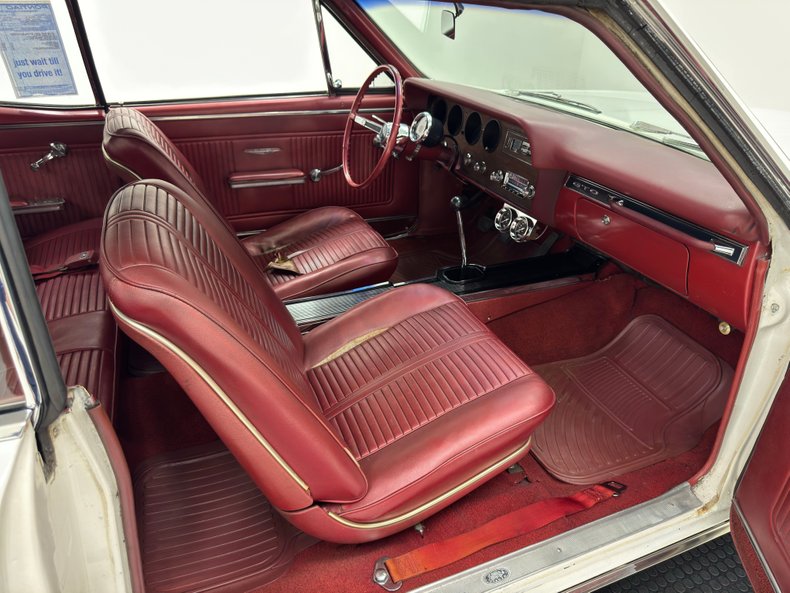Pontiac-Gto-1966-Cameo-Ivory-Red-48