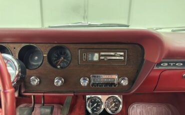 Pontiac-Gto-1966-Cameo-Ivory-Red-5