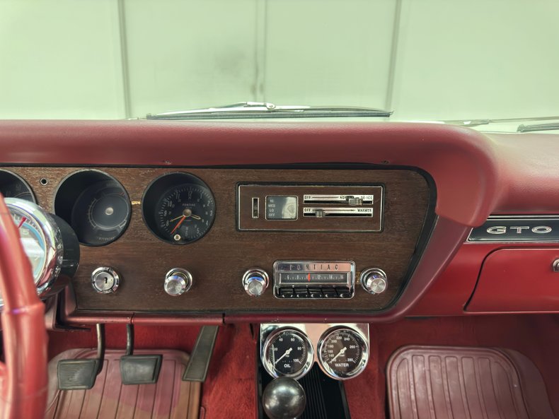 Pontiac-Gto-1966-Cameo-Ivory-Red-5