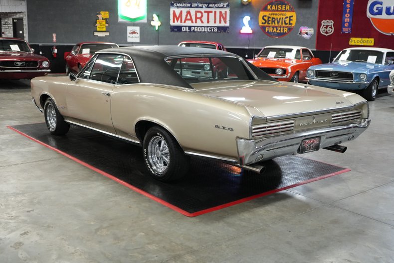 Pontiac-Gto-1966-Martinique-Bronze-Black-1