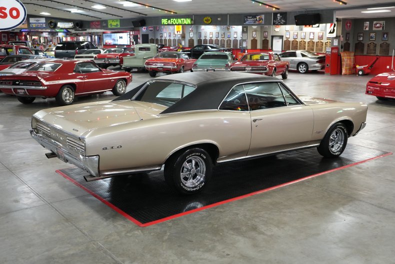 Pontiac-Gto-1966-Martinique-Bronze-Black-16
