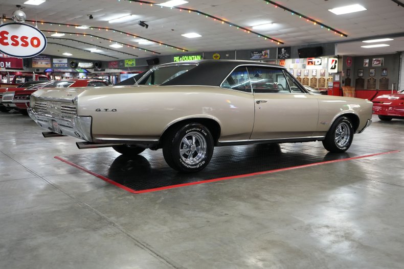 Pontiac-Gto-1966-Martinique-Bronze-Black-21