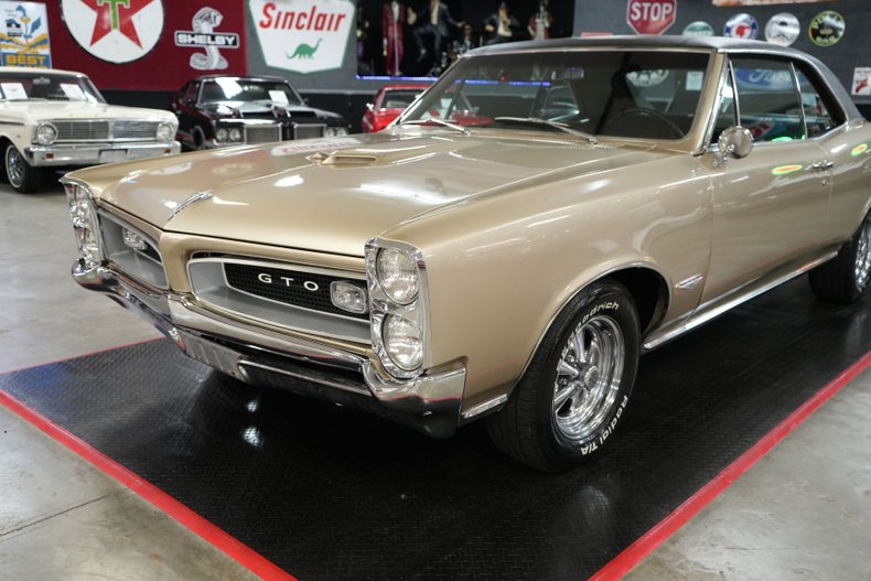 Pontiac-Gto-1966-Martinique-Bronze-Black-24