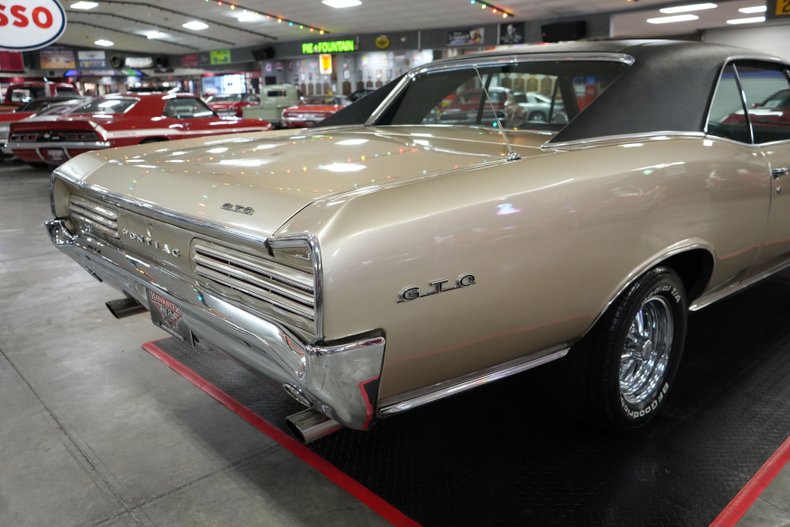 Pontiac-Gto-1966-Martinique-Bronze-Black-44