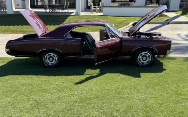 Pontiac-Gto-1967-Burgundy-Black-23