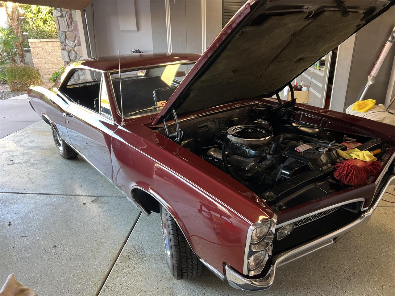 Pontiac-Gto-1967-Burgundy-Black-7
