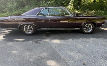 Pontiac-Gto-1967-Dark-cherry-Black-1