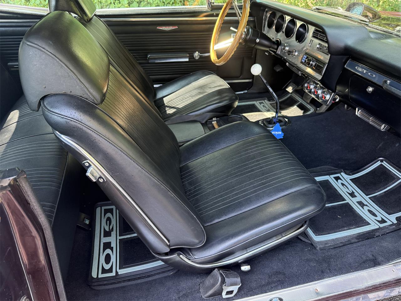 Pontiac-Gto-1967-Dark-cherry-Black-11