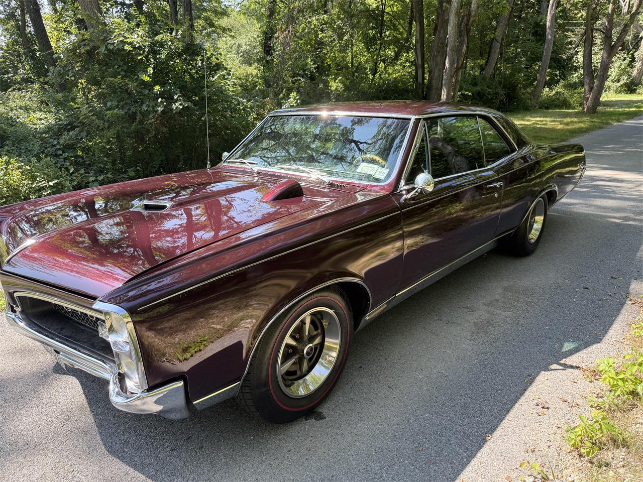 Pontiac-Gto-1967-Dark-cherry-Black-4