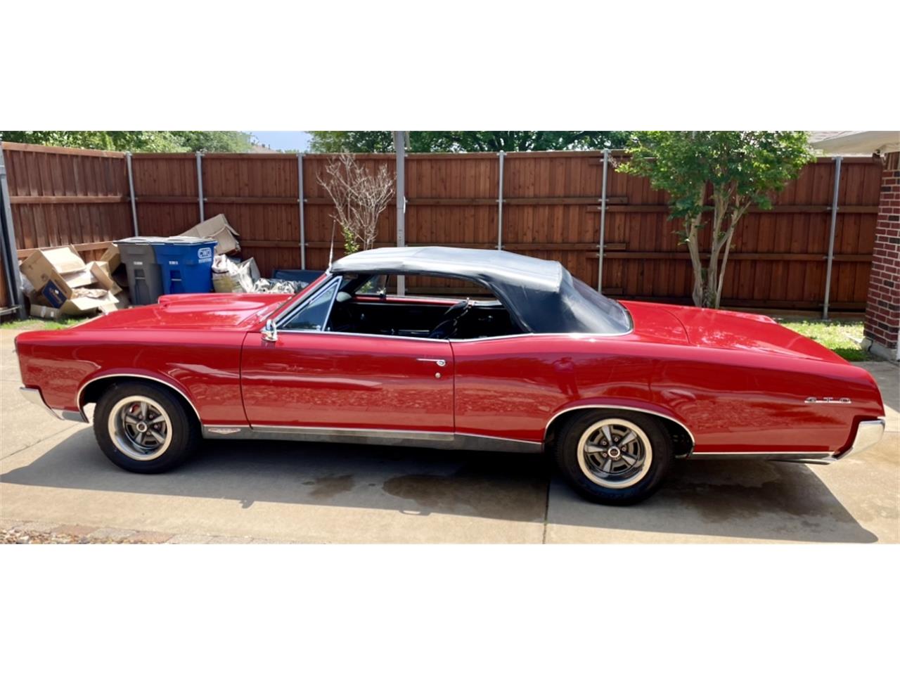 Pontiac-Gto-1967-Regimental-Red-Black-1