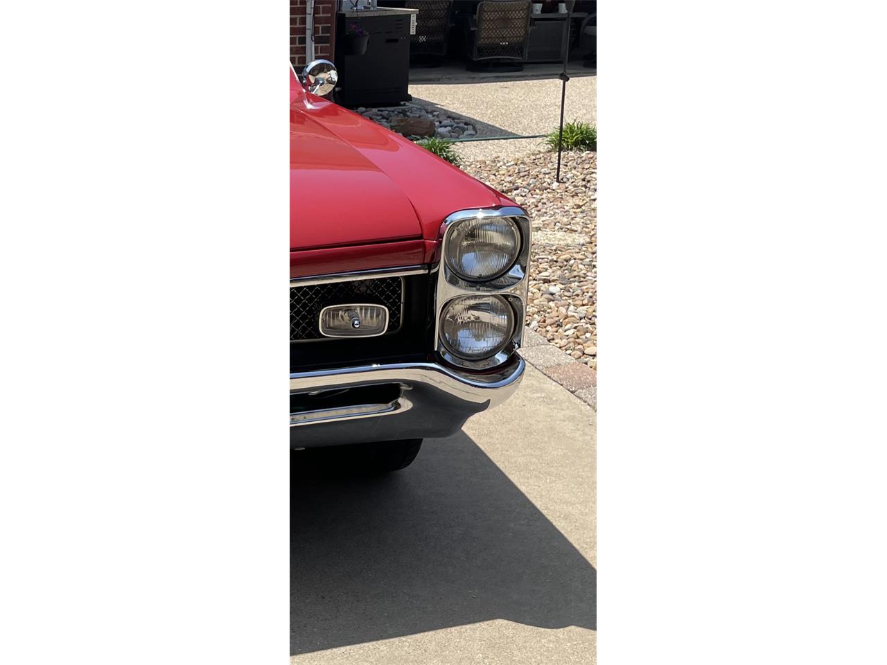 Pontiac-Gto-1967-Regimental-Red-Black-21