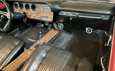 Pontiac-Gto-1967-Regimental-Red-Black-24