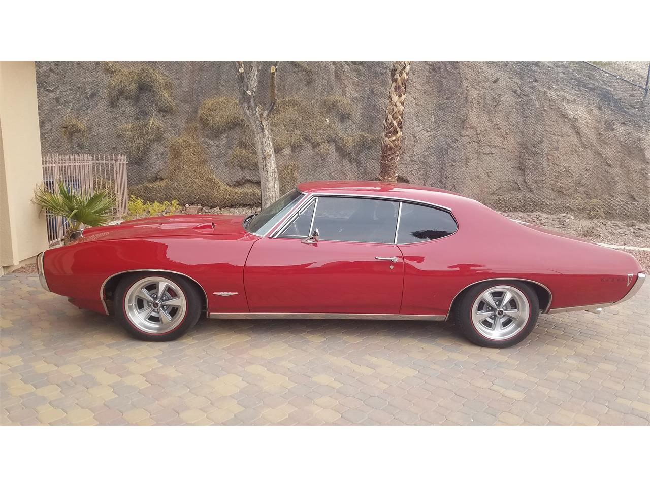 Pontiac-Gto-1968-Red-Black-1