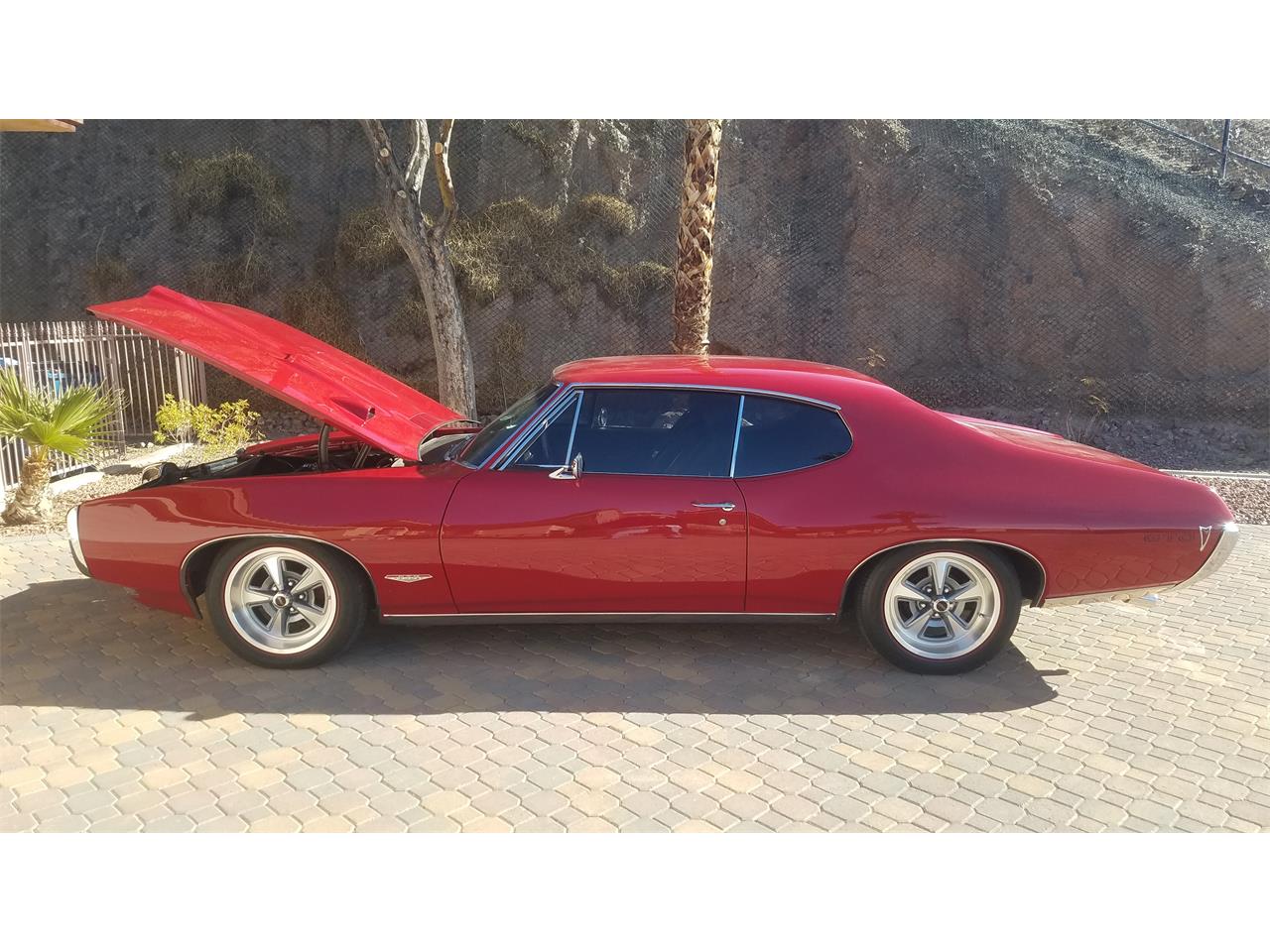 Pontiac-Gto-1968-Red-Black-4