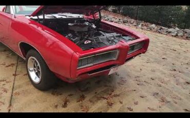 Pontiac-Gto-1968-Red-with-white-top-White-and-black-1