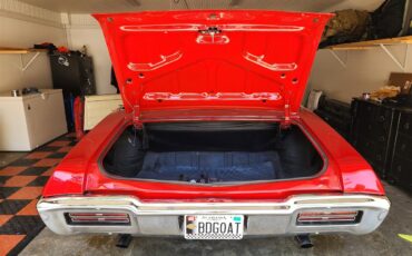 Pontiac-Gto-1968-Red-with-white-top-White-and-black-19