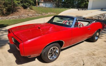 Pontiac-Gto-1968-Red-with-white-top-White-and-black