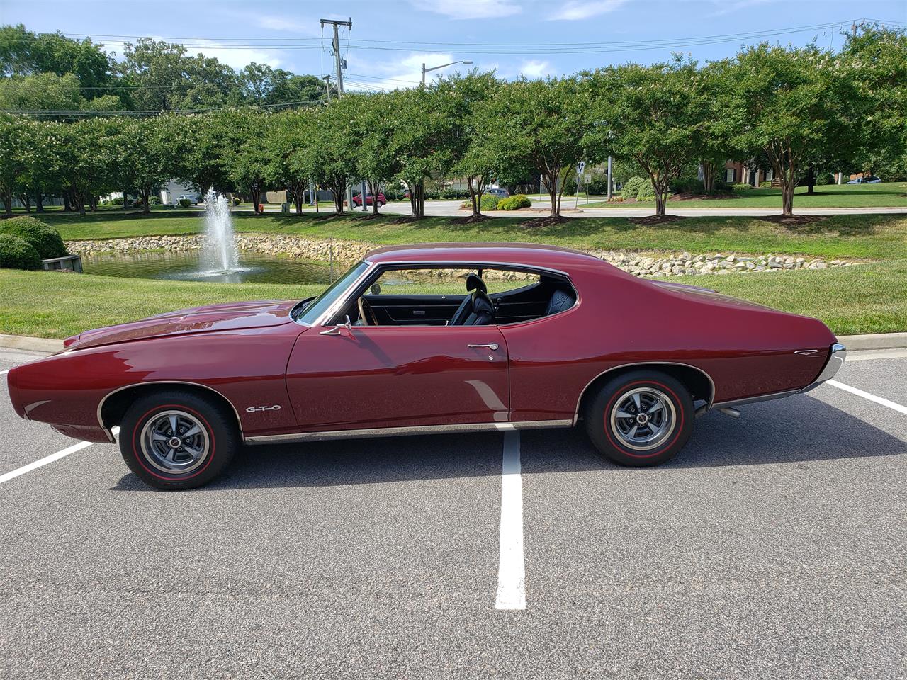 Pontiac-Gto-1969-Burgundy-red-Black-19