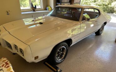 Pontiac-Gto-1970-Polar-White-Red-1