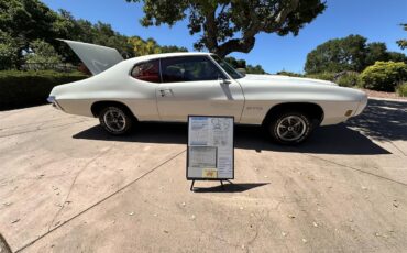 Pontiac-Gto-1970-Polar-White-Red-10