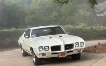 Pontiac-Gto-1970-Polar-White-Red-15