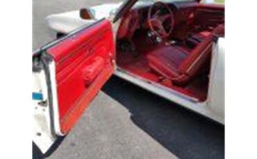 Pontiac-Gto-1970-Polar-White-Red-16