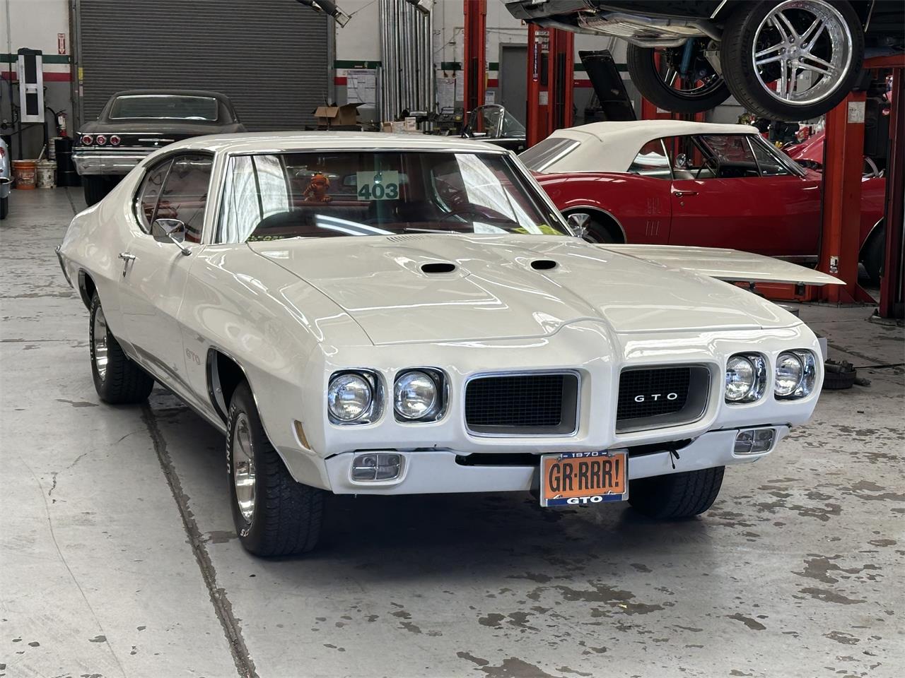 Pontiac-Gto-1970-Polar-White-Red-2