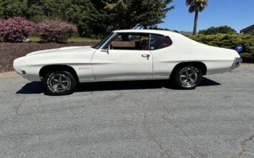 Pontiac-Gto-1970-Polar-White-Red