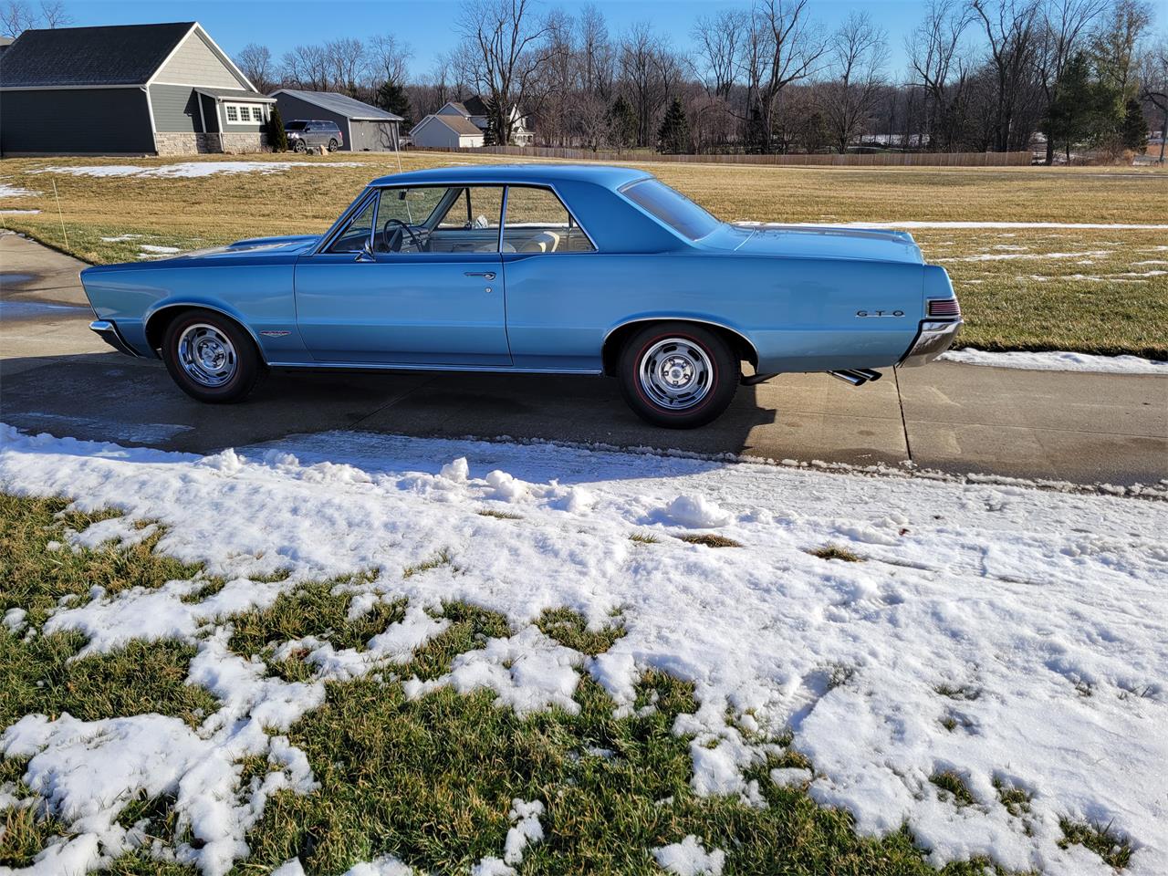 Pontiac-Gto-quottri-power-4-speedquot-1965-Blue-White-3