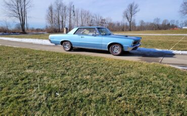 Pontiac-Gto-quottri-power-4-speedquot-1965-Blue-White
