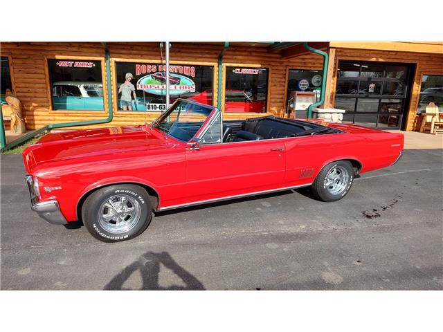 Pontiac-Le-Mans-1964-Convertible-10
