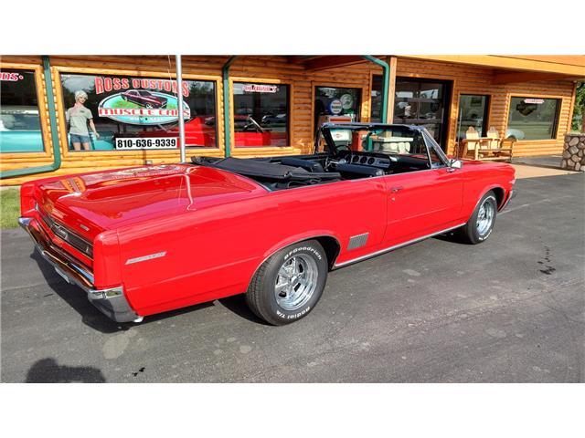 Pontiac-Le-Mans-1964-Convertible-30