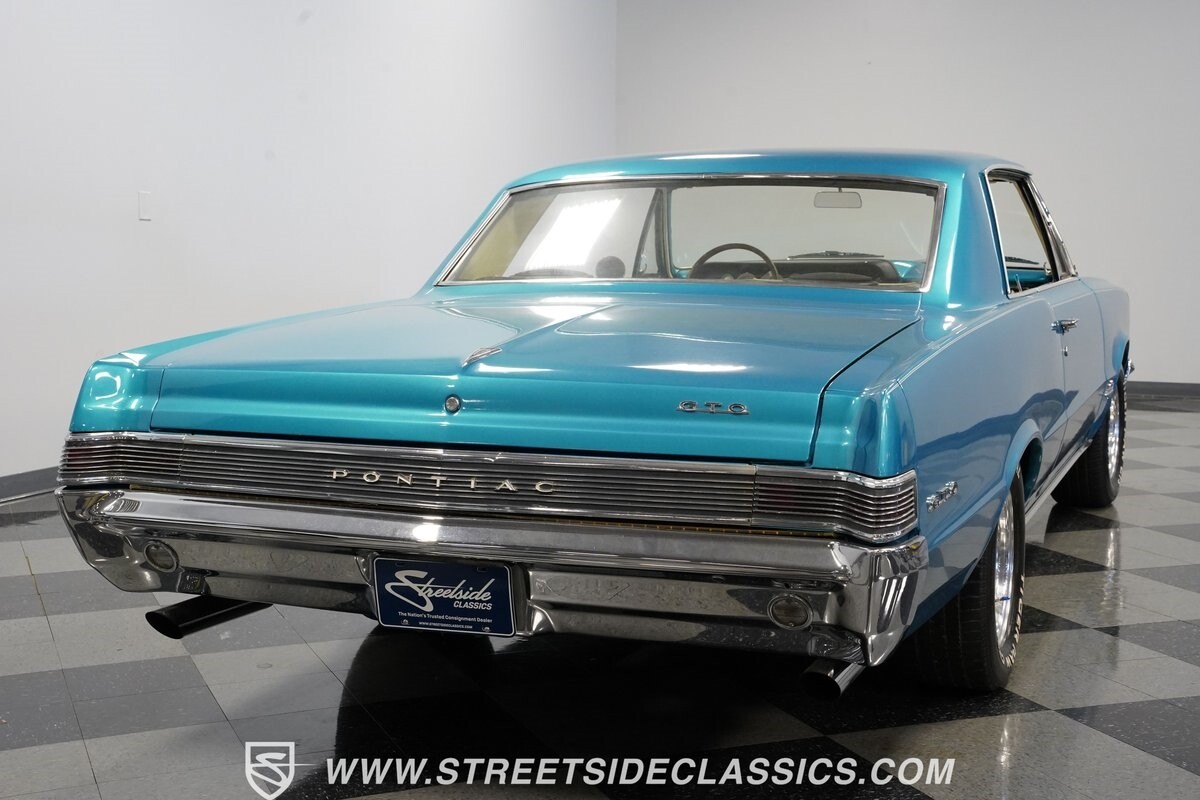 Pontiac-Le-Mans-1965-Coupe-11