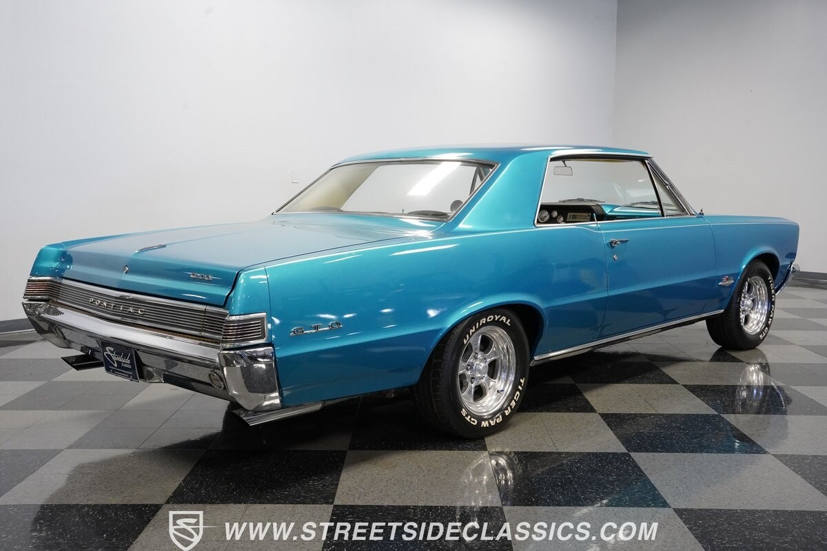 Pontiac-Le-Mans-1965-Coupe-12