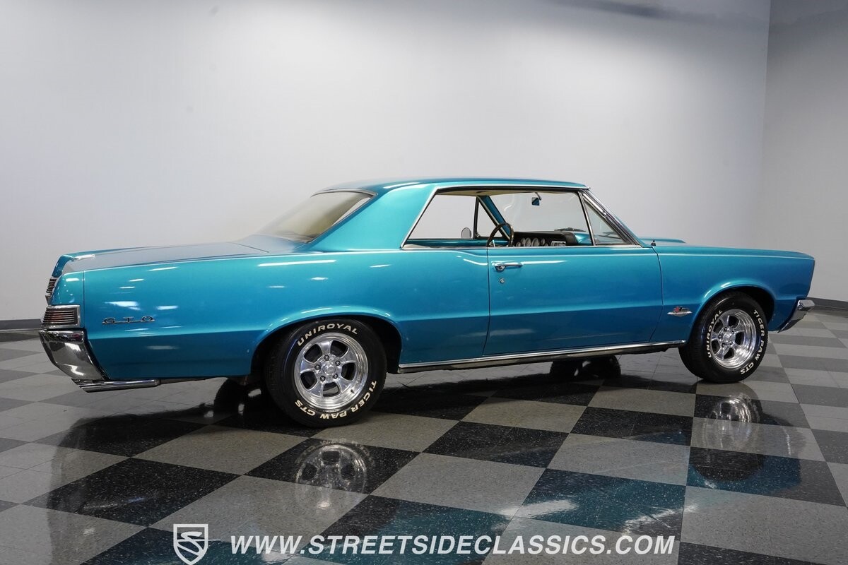 Pontiac-Le-Mans-1965-Coupe-13
