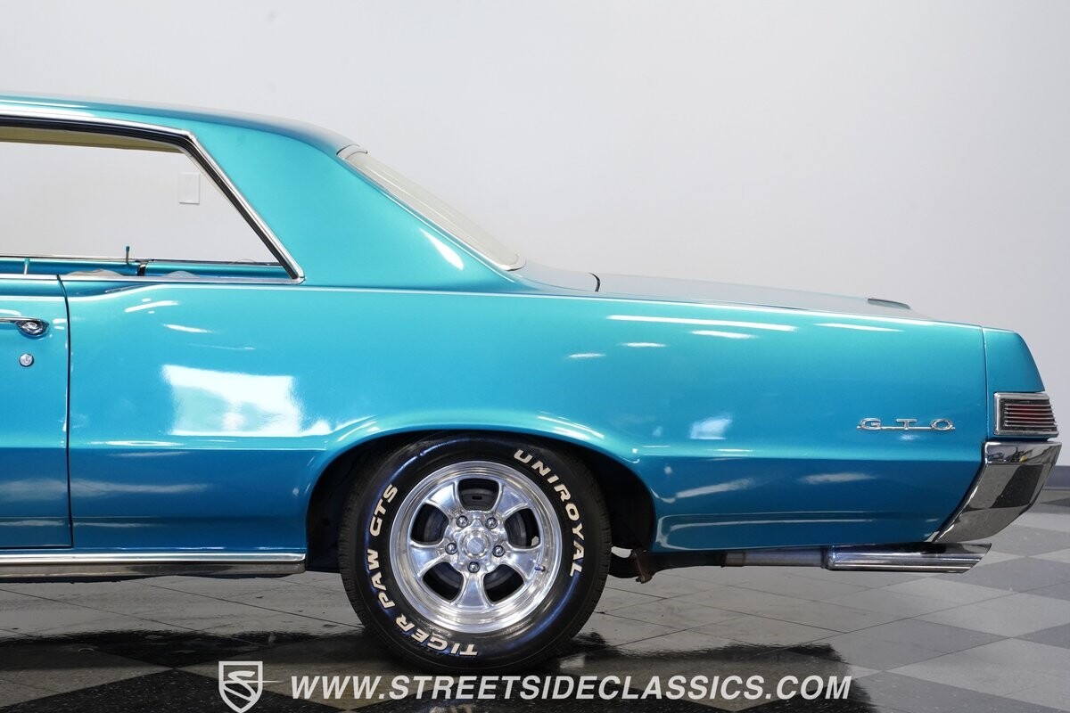 Pontiac-Le-Mans-1965-Coupe-24