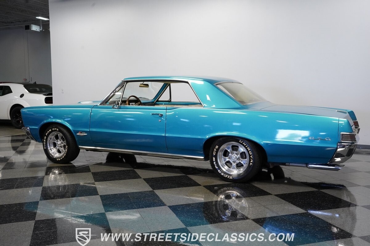 Pontiac-Le-Mans-1965-Coupe-8