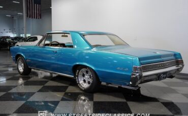 Pontiac-Le-Mans-1965-Coupe-9